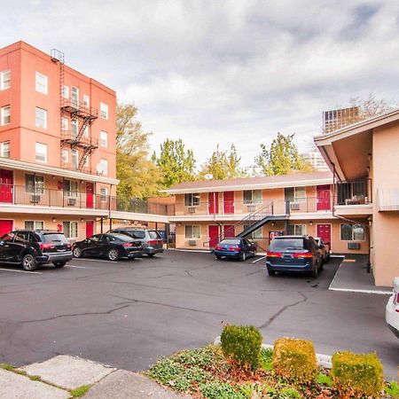 Econo Lodge City Center Портланд Екстериор снимка
