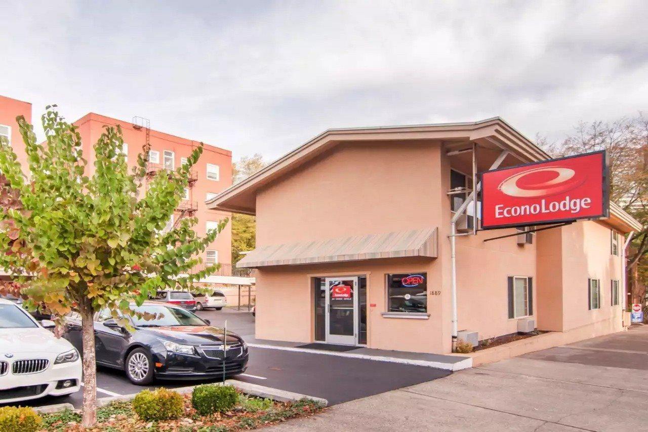 Econo Lodge City Center Портланд Екстериор снимка