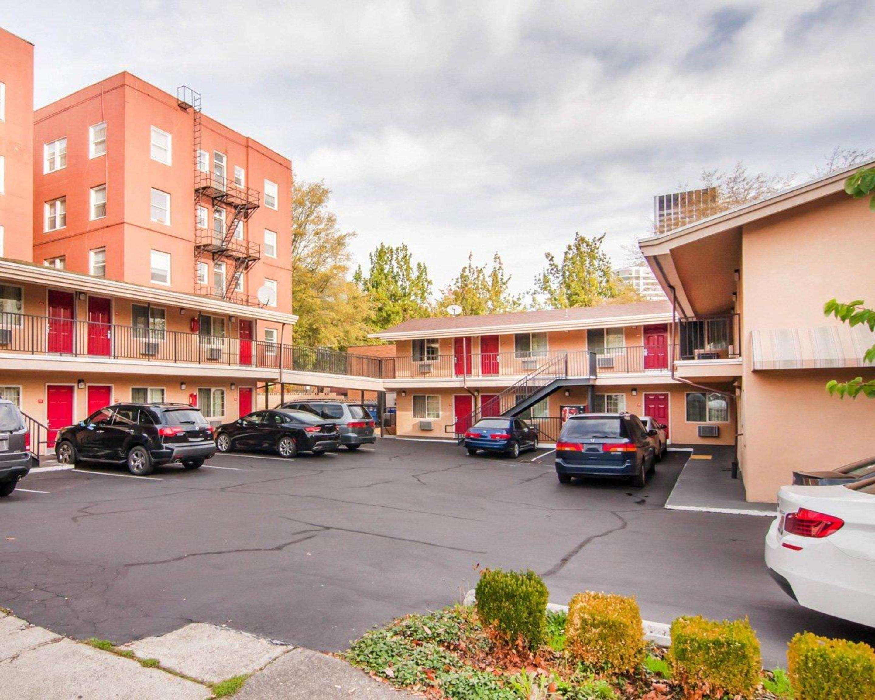 Econo Lodge City Center Портланд Екстериор снимка