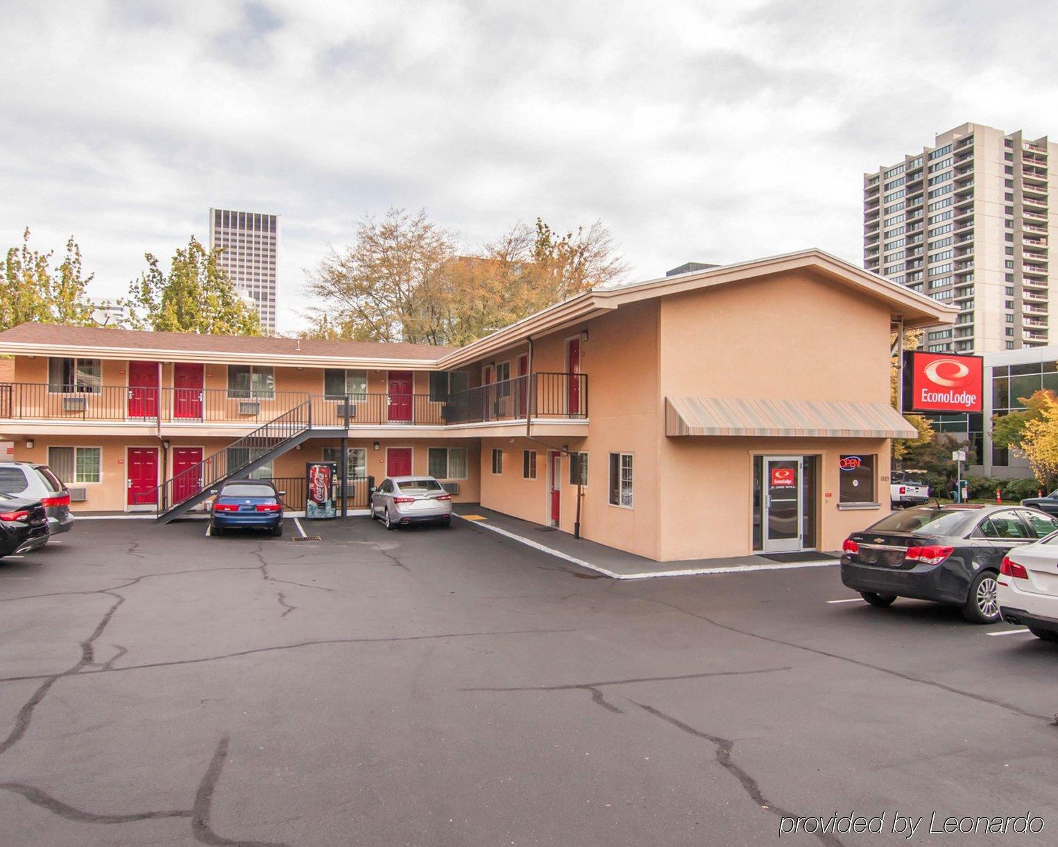 Econo Lodge City Center Портланд Екстериор снимка
